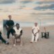 Harley MC, Felipe Rasta, Pelé Milflows, Menor Nx e Madu na gravação do videoclipe na Praia de Piratininga, em Niterói - Divulgação 1Kilo